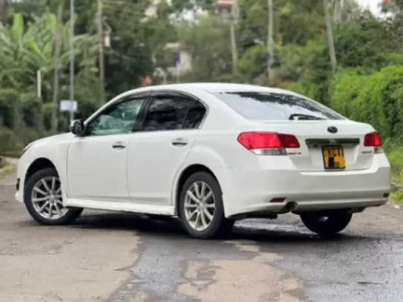 Subaru Legacy   - 2012
