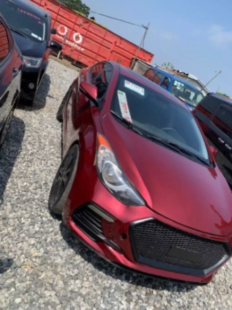 Hyundai Elantra   - 2018