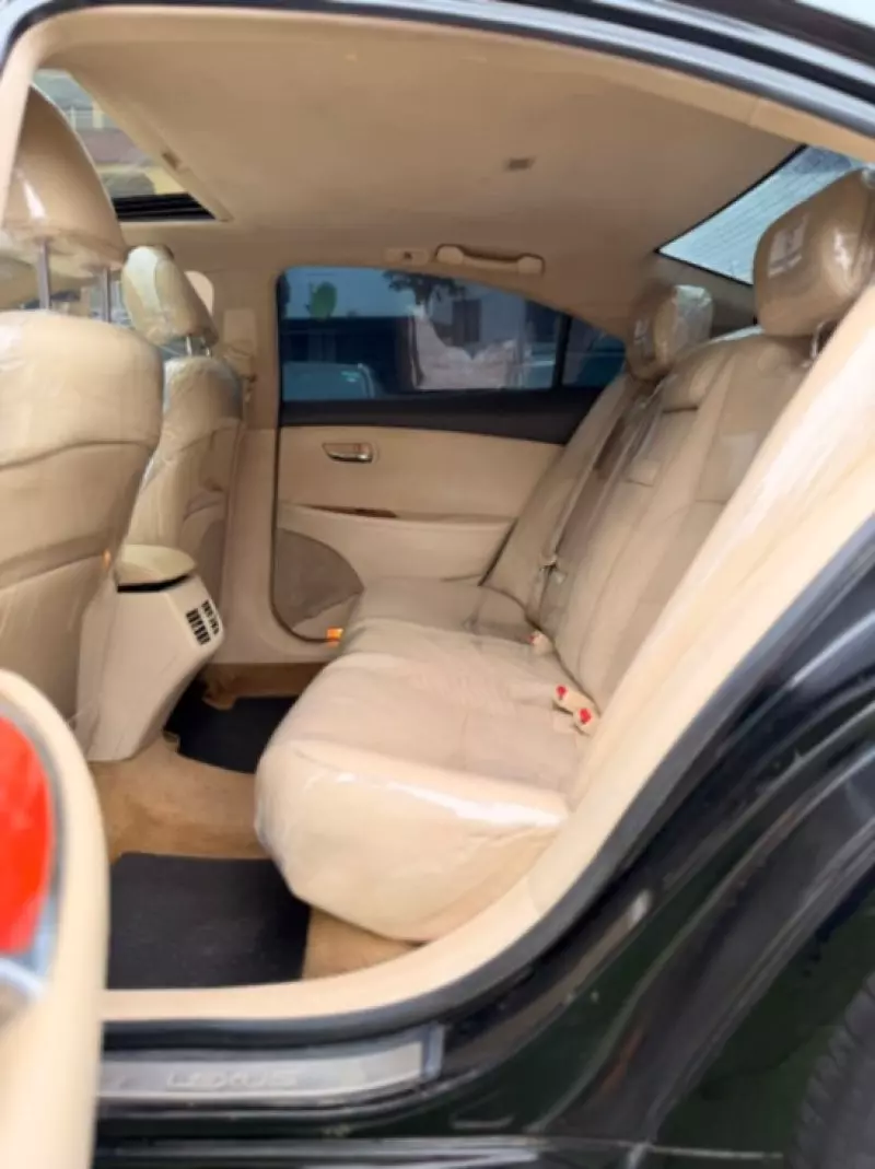 Lexus ES 350   - 2011