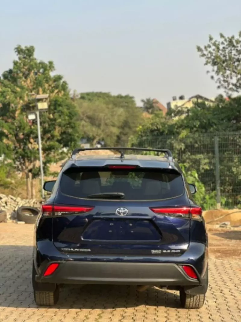 Toyota Highlander   - 2022