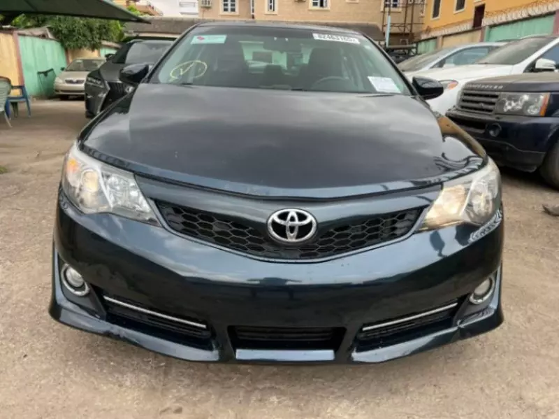 Toyota Camry   - 2013