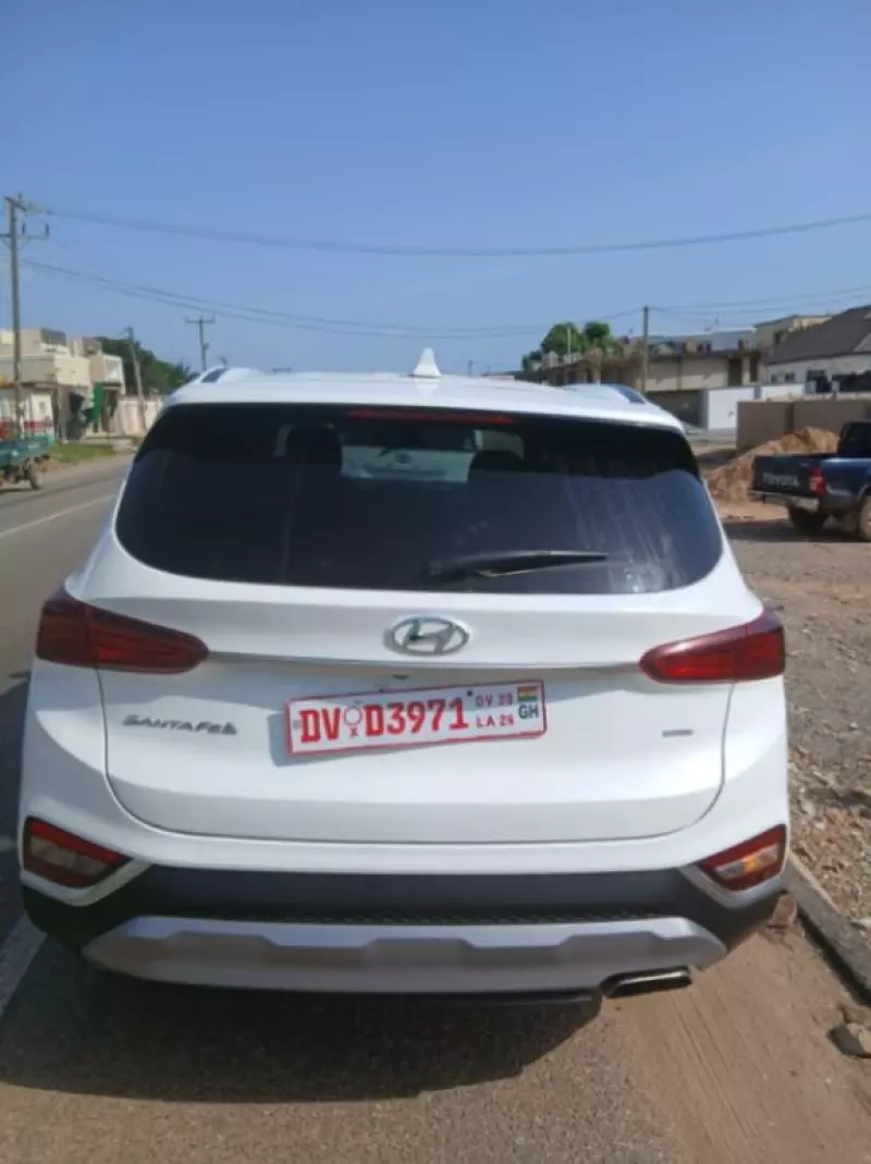 Hyundai Santa Fe   - 2020