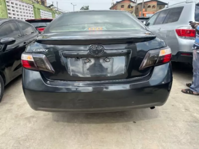 Toyota Camry   - 2009