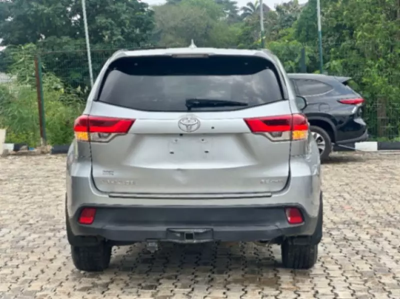 TOYOTA Highlander   - 2018