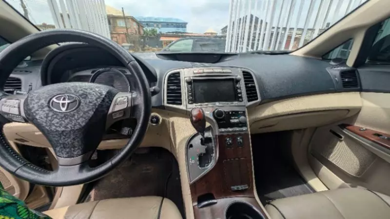 TOYOTA Venza   - 2010