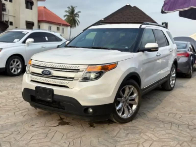 Ford Explorer   - 2011