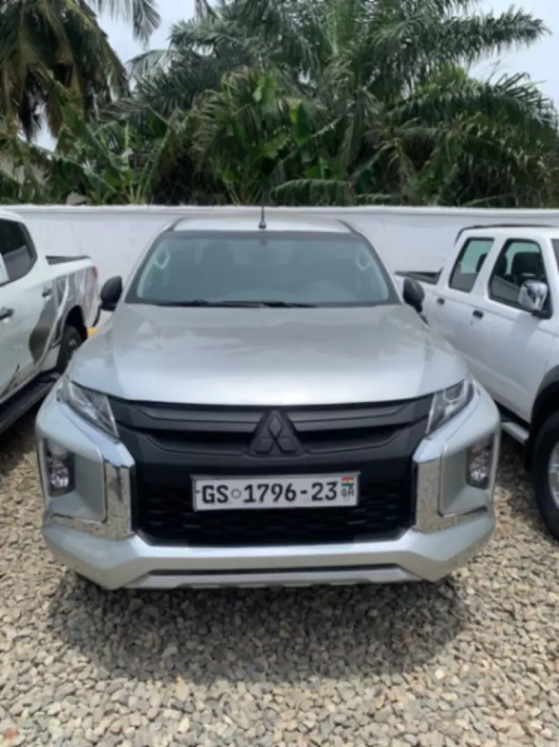 Mitsubishi L200   - 2023