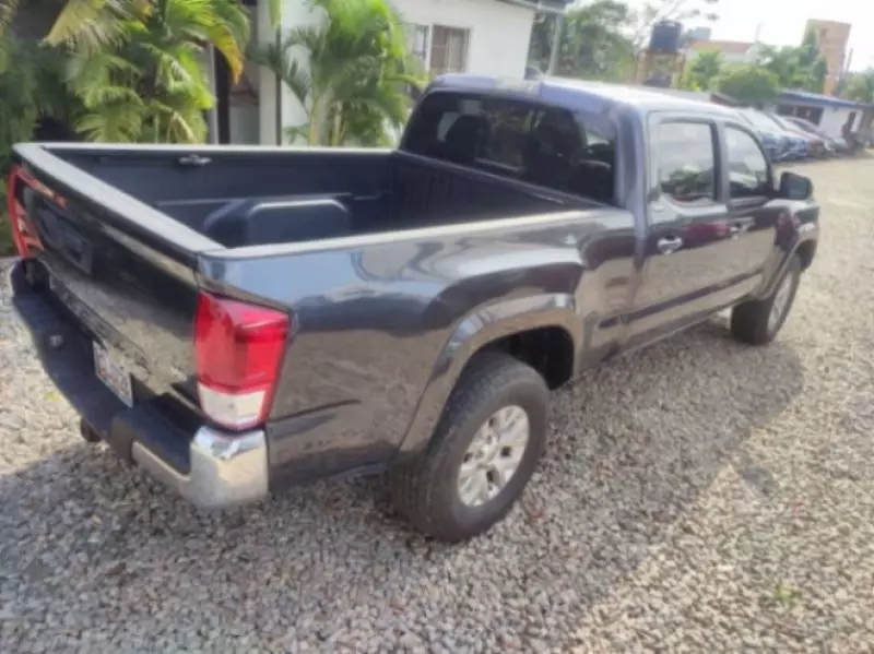 Toyota Tacoma   - 2019