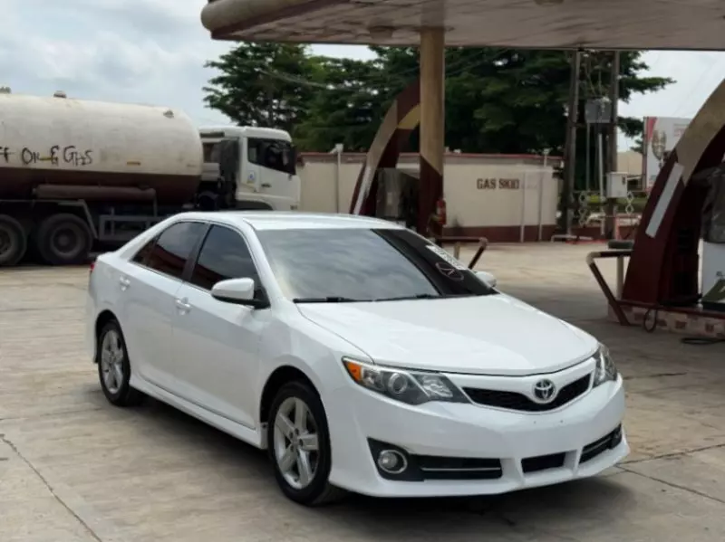 TOYOTA Camry   - 2014