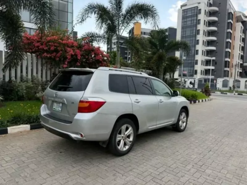 Toyota Highlander   - 2009