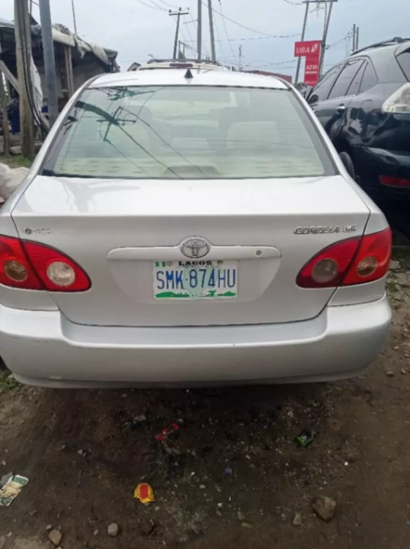 Toyota Corolla   - 2005