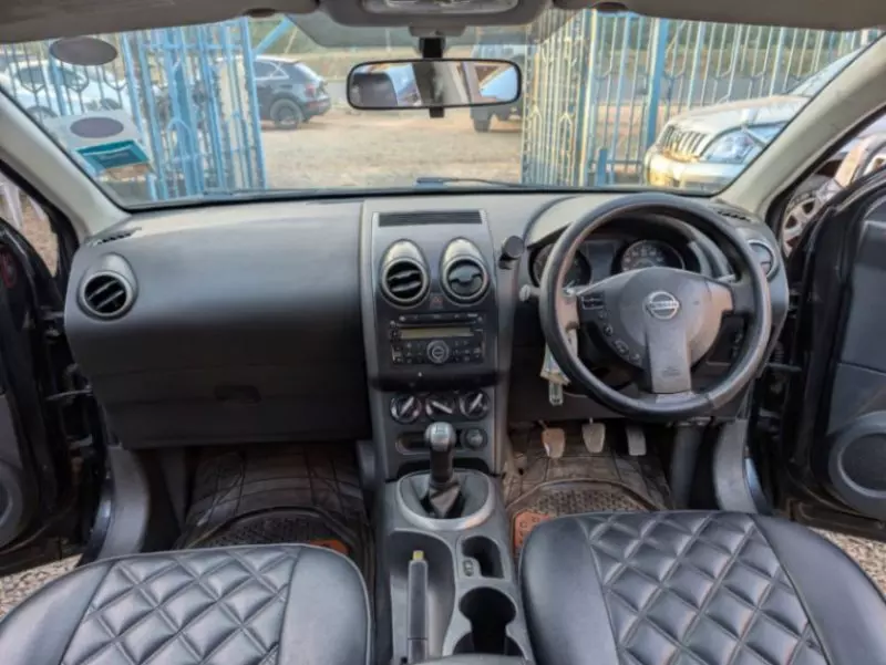 Nissan Qashqai   - 2010