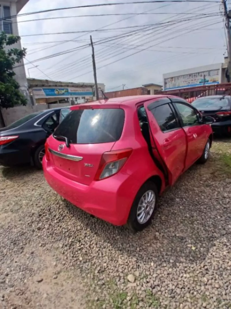 TOYOTA Vitz Jewela   - 2013