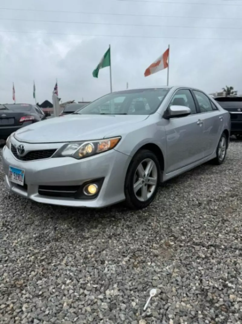 TOYOTA Camry   - 2012