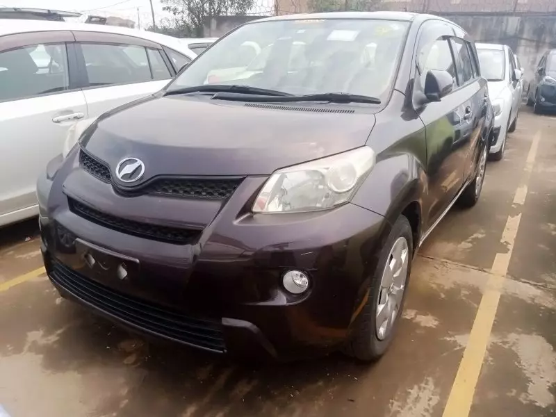 Toyota Ist    - 2012