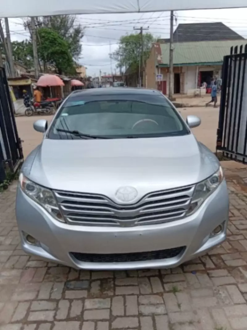 Toyota Venza   - 2011