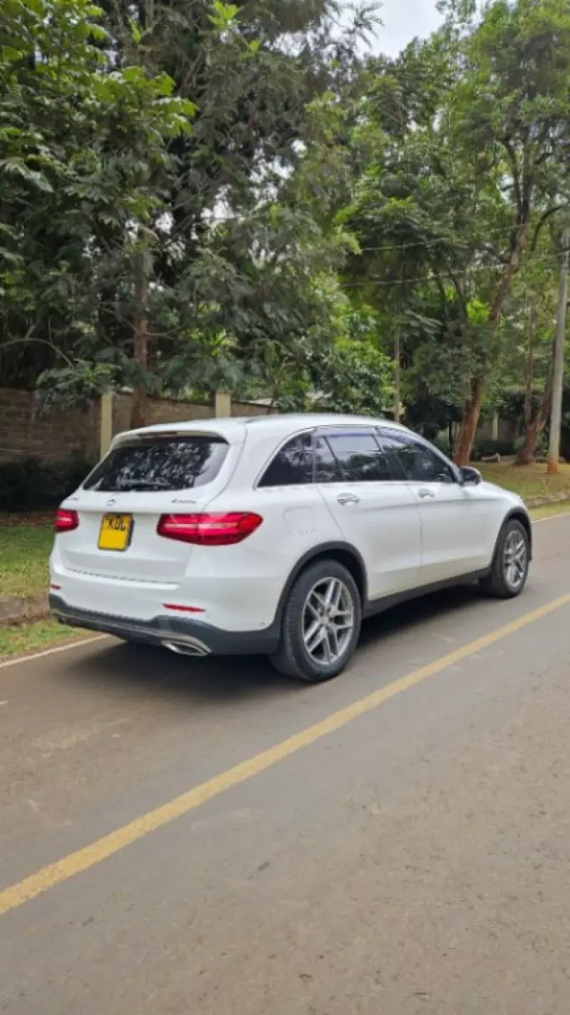 Mercedes-Benz GLC 200   - 2016