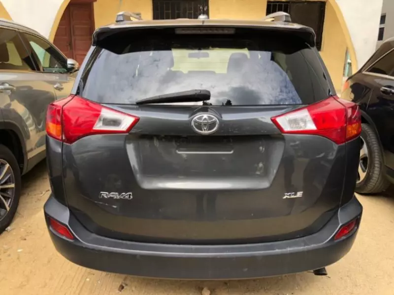Toyota RAV4   - 2015