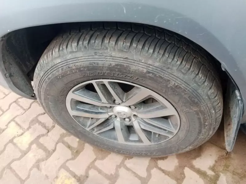 Toyota Hilux   - 2019