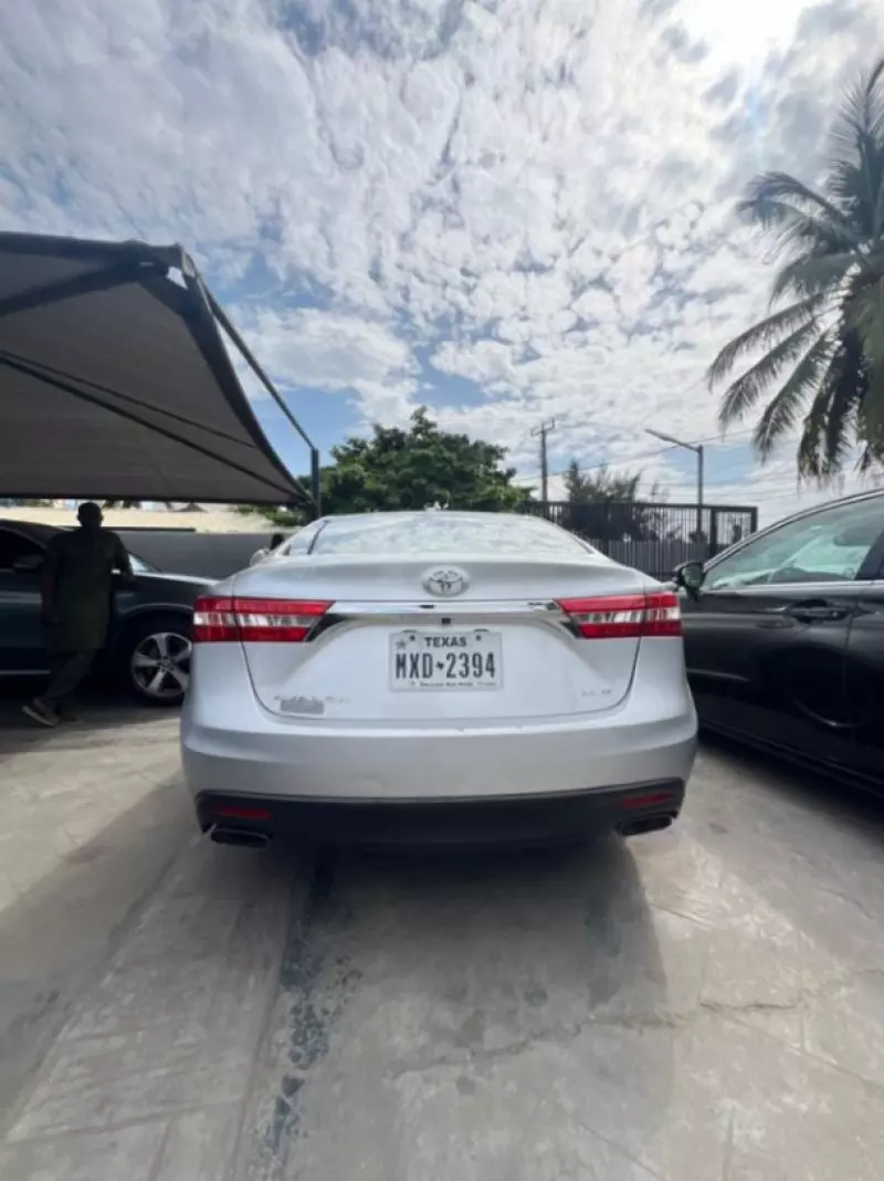 Toyota Avalon   - 2013
