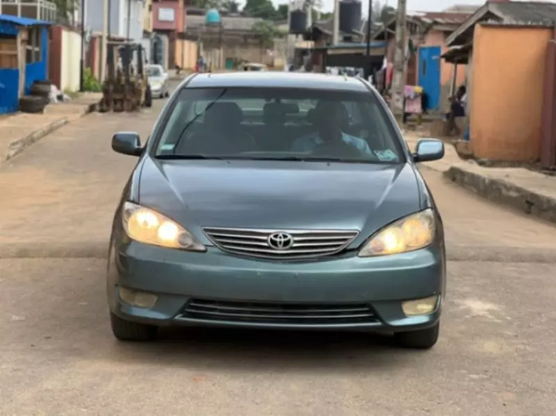 Toyota Camry   - 2002