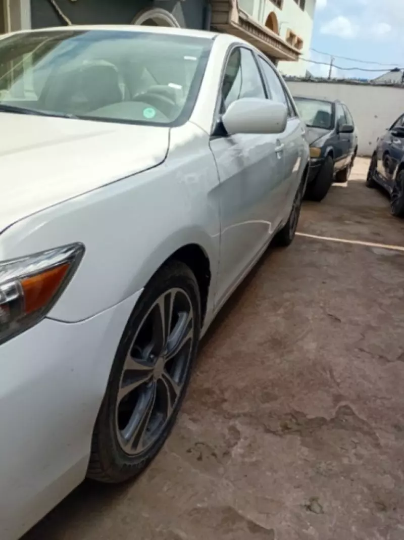 TOYOTA Camry   - 2011