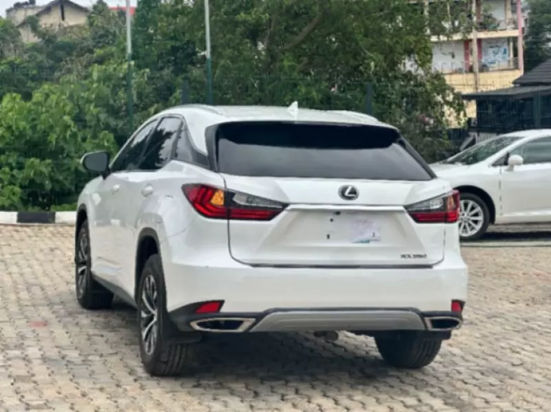 Lexus RX   - 2021