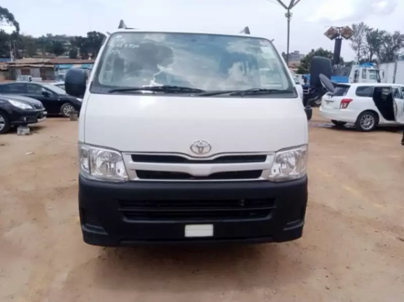 Toyota Hiace   - 2013