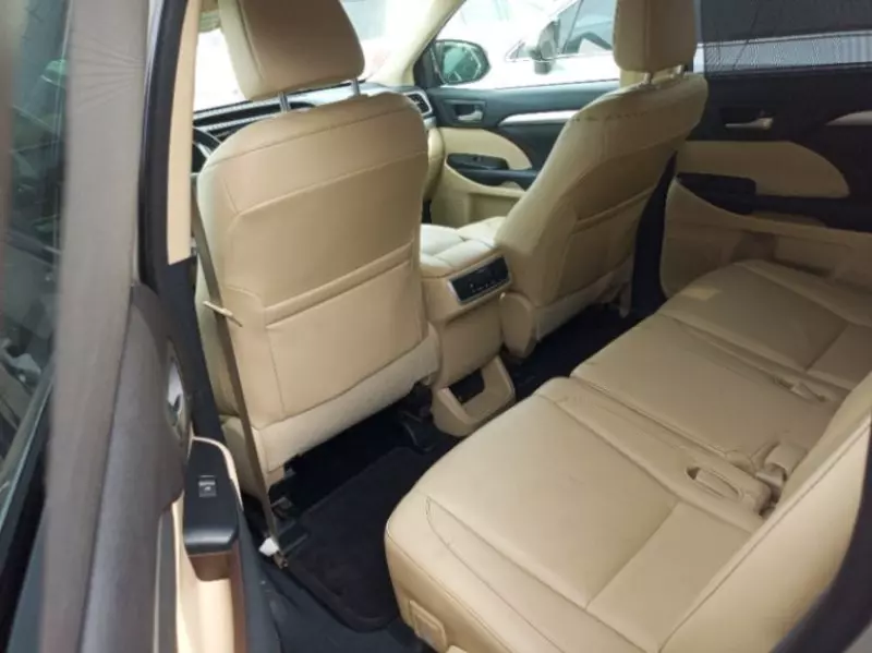 Toyota Highlander   - 2015