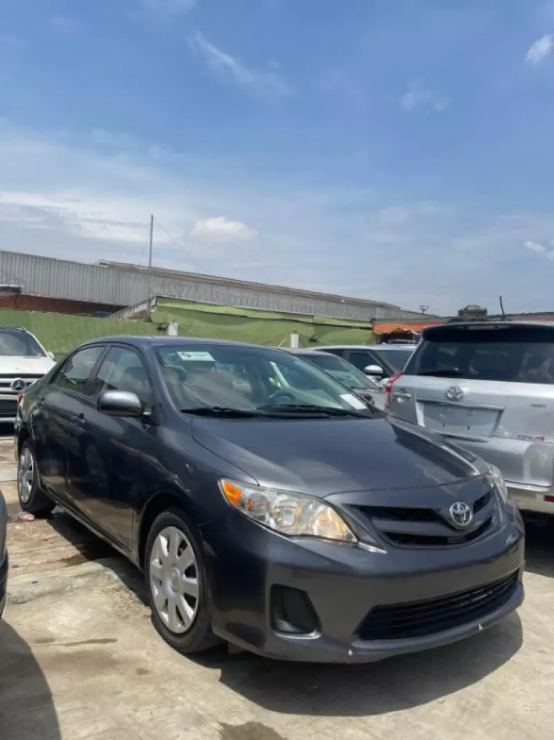 Toyota Corolla   - 2012