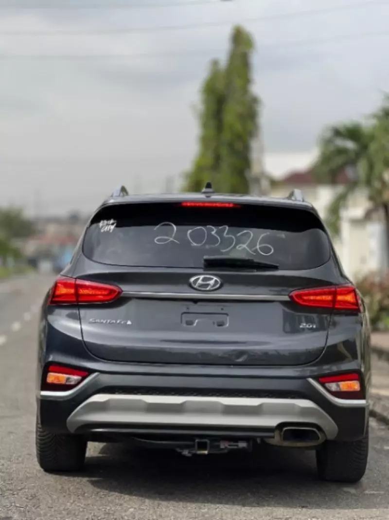 Hyundai Santa Fe   - 2020