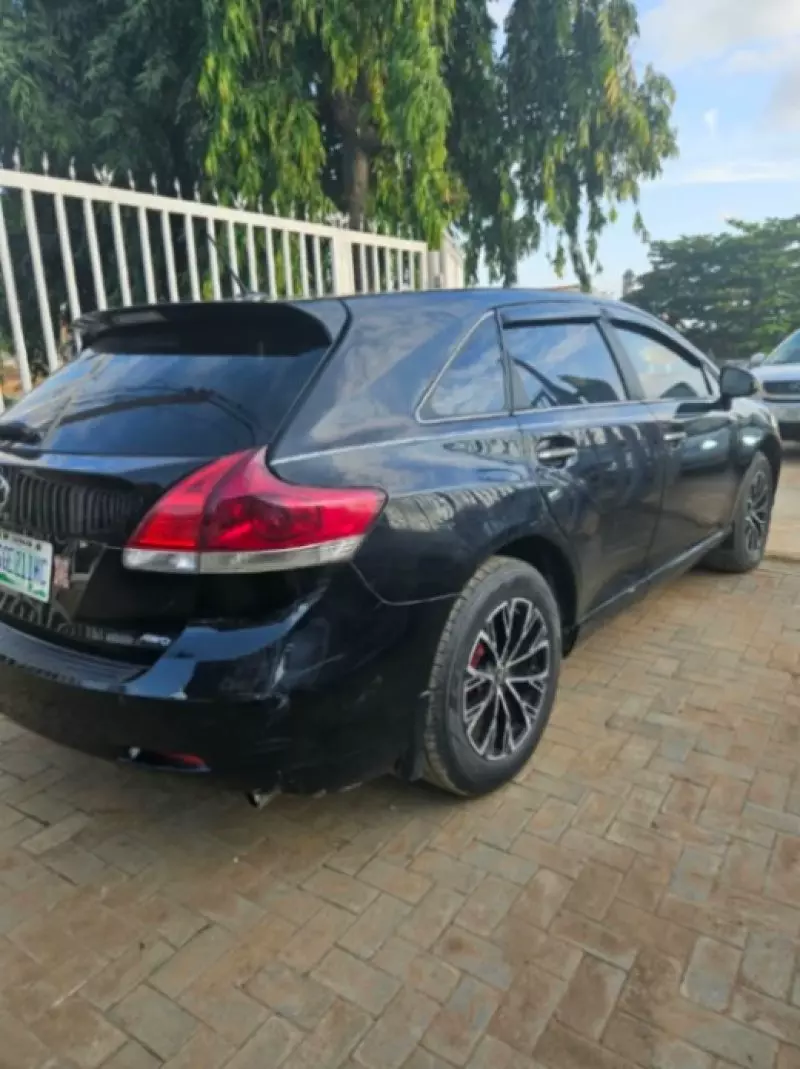 TOYOTA Venza   - 2011