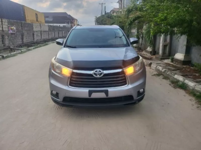 Toyota Highlander   - 2014