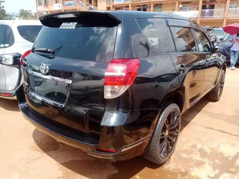 Toyota Vanguard    - 2013