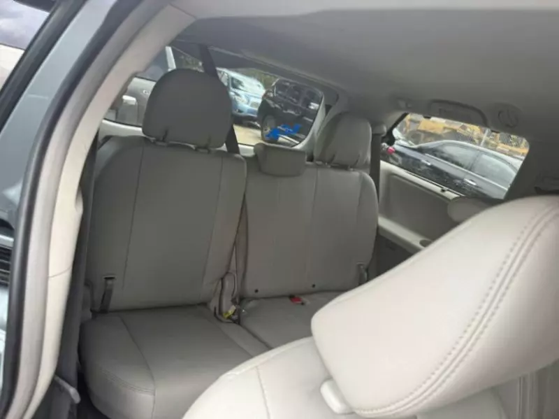 Toyota Sienna   - 2013