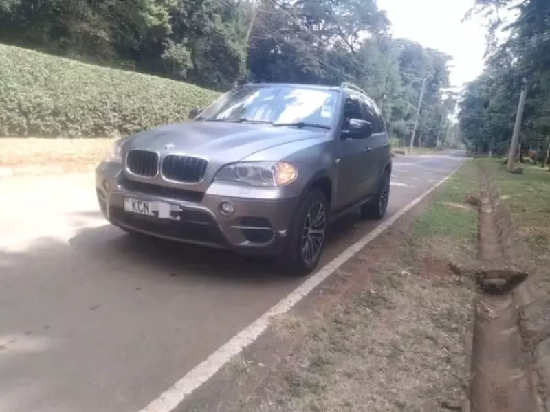 BMW X5   - 2010