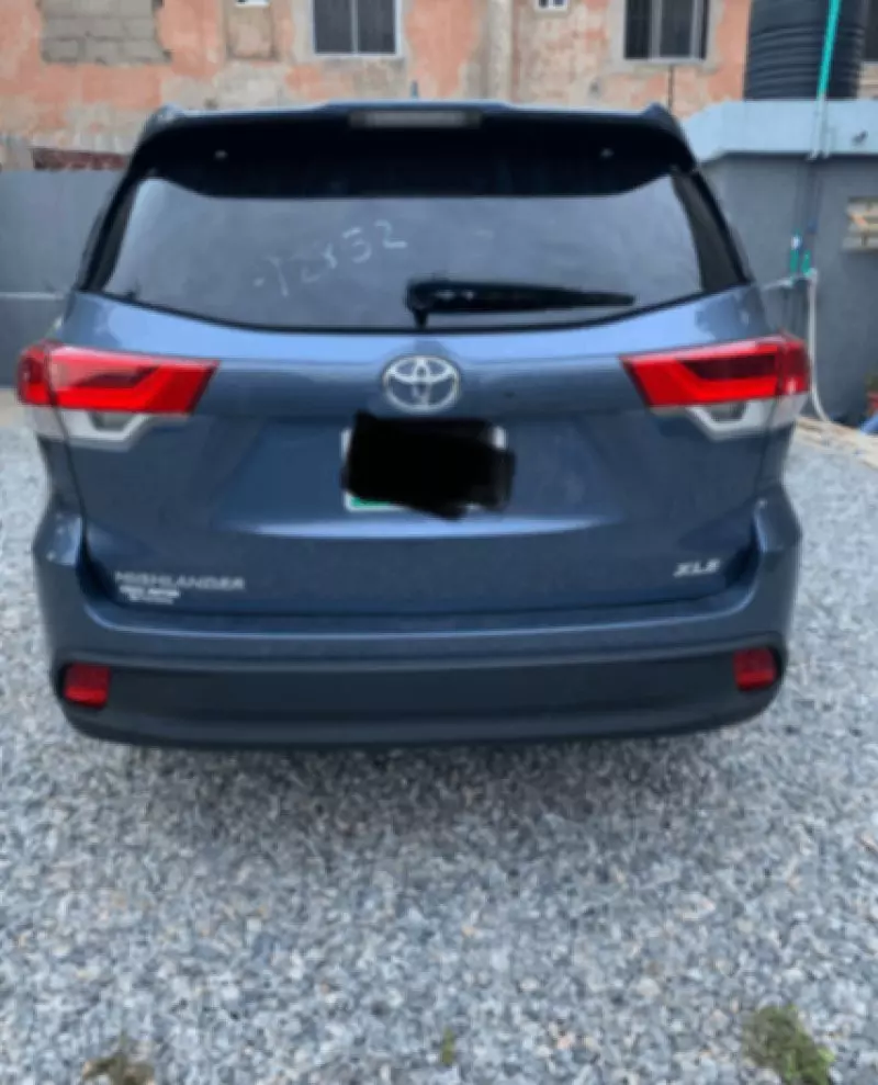 Toyota Highlander   - 2019
