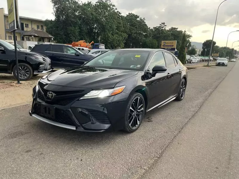 Toyota Camry - 2018
