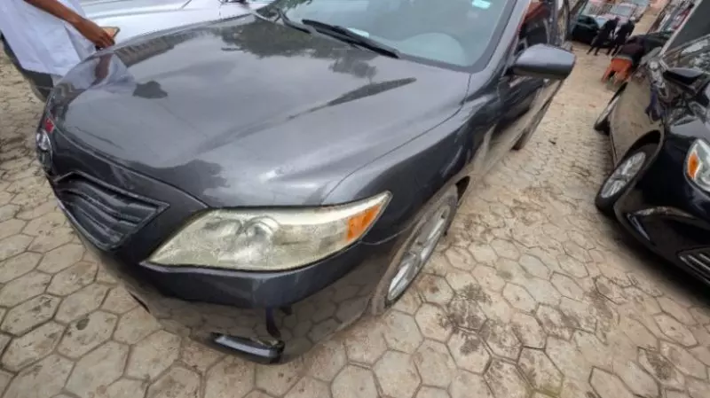 Toyota Camry - 2009