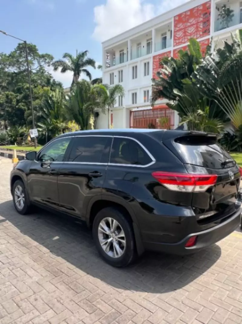 Toyota Highlander   - 2016