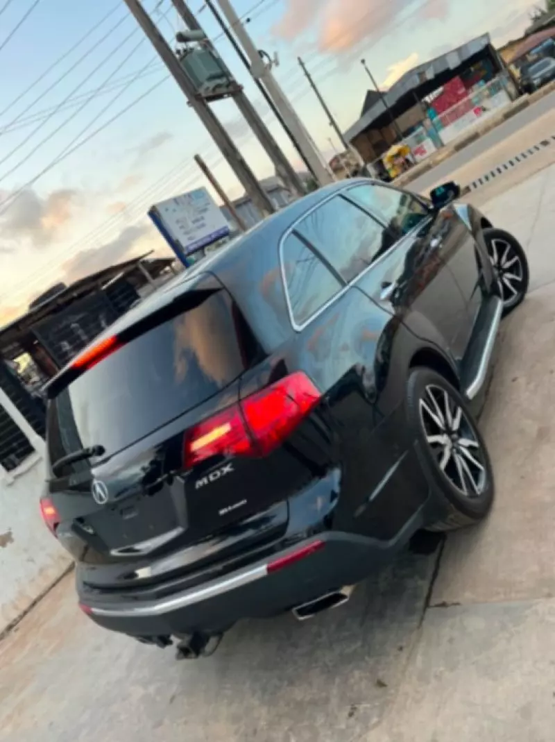 Acura MDX   - 2010