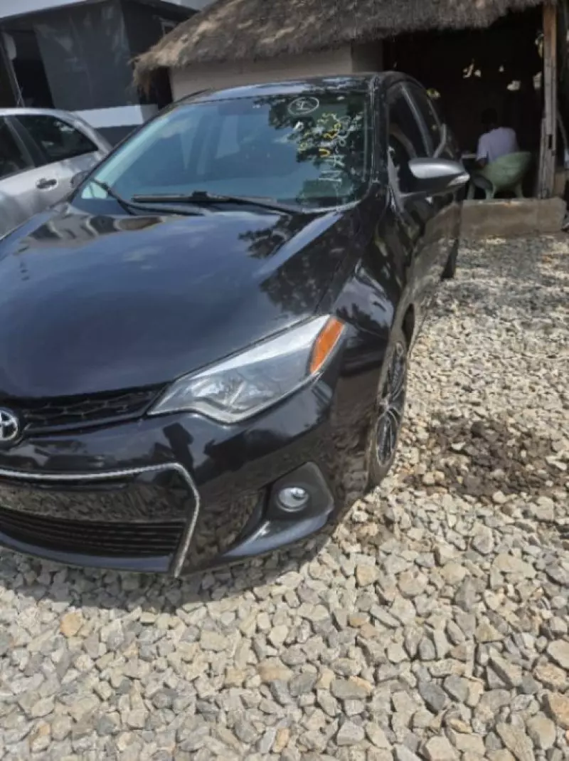 Toyota Corolla   - 2014