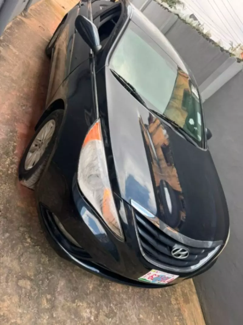Hyundai Sonata   - 2013