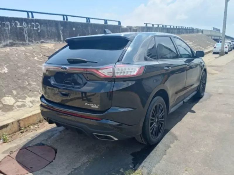 Ford Edge   - 2015