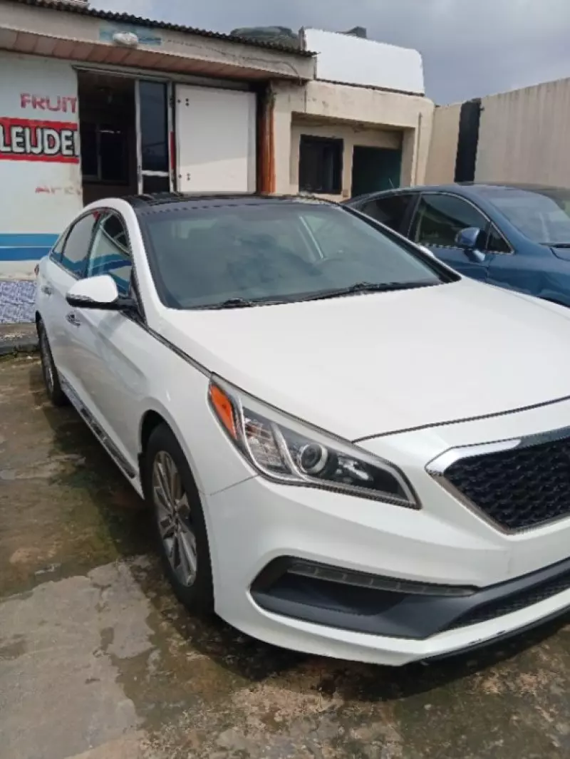Hyundai Sonata   - 2015