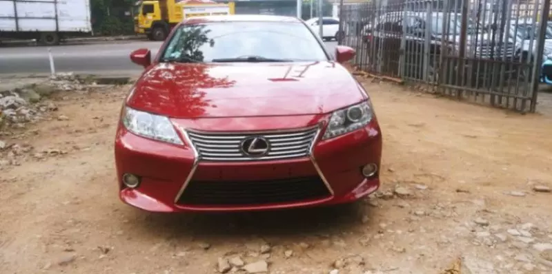 Lexus ES   - 2013