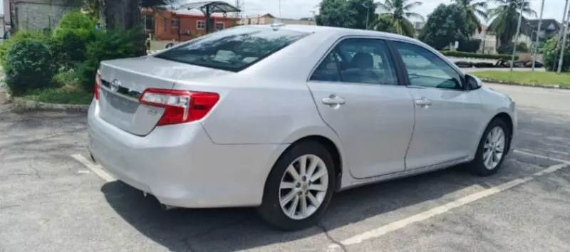 TOYOTA Camry   - 2012
