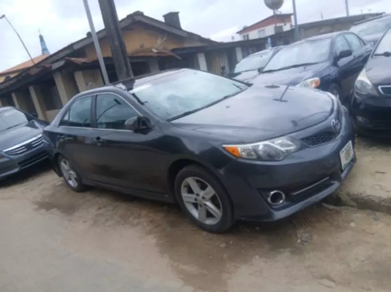 TOYOTA Camry   - 2012