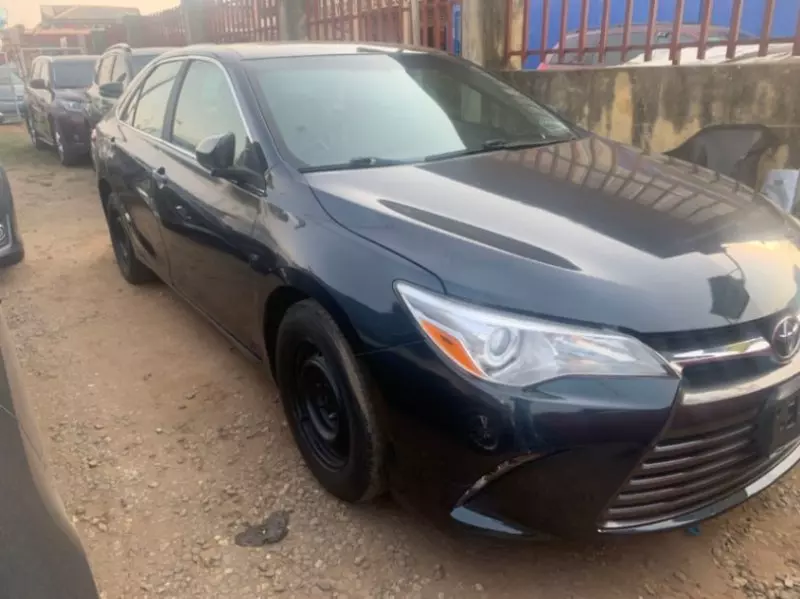 Toyota Camry   - 2016