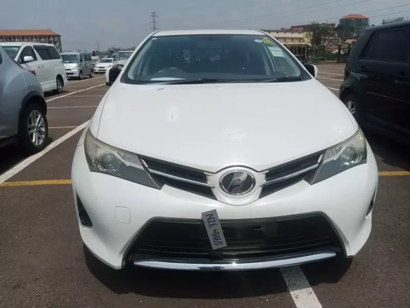 Toyota Auris   - 2012